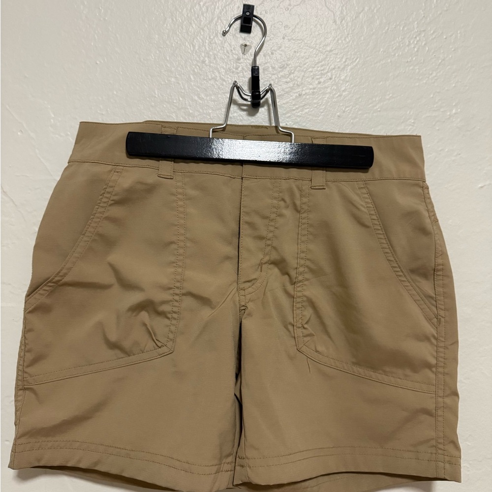 Columbia Women's Tan Cargo Shorts